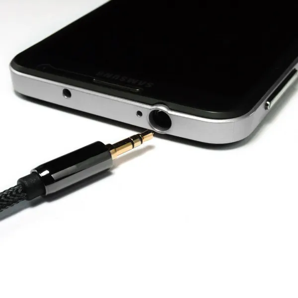MG Angled audio kábel 3.5mm mini jack M/M 2m, čierny