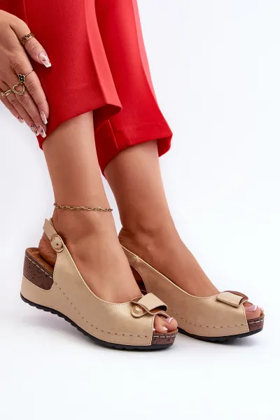 EVENTO Dámske Ľahké Sandále Na Klinu Comfort Shoes Béžové Efravia