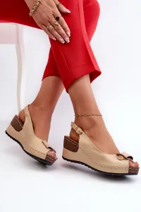 EVENTO Dámske Ľahké Sandále Na Klinu Comfort Shoes Béžové Efravia