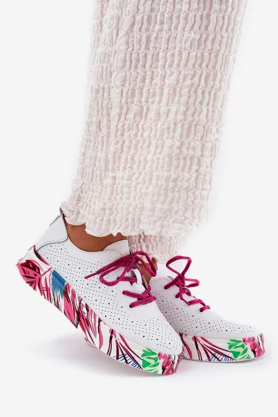 Dámske Kožené Sneakersy Na Vzorovanej Platforme Vinceza