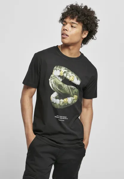 Black T-shirt in the mouth Money
