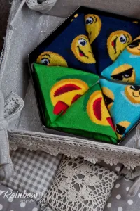 ZOOKSY/RAINBOW SOCKS Ponožky dúhové ponožky emotikony, váženia, vtipné v láske 3 páry