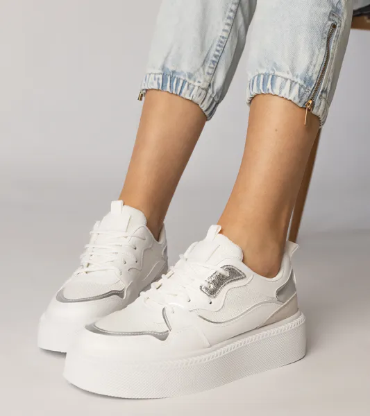 marka niezdefiniowana White block heel sandals with buckle Runaz