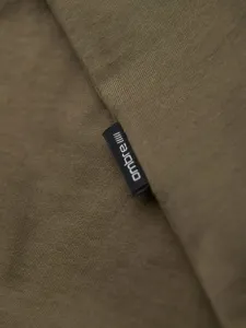Pánske tričko na leto v výstrihom olivové