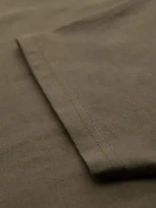 Pánske tričko na leto v výstrihom olivové