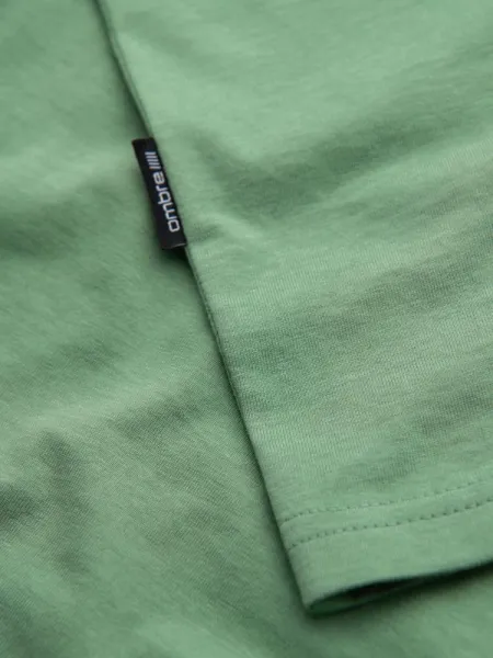 Pánske tričko na leto v výstrihom zelené