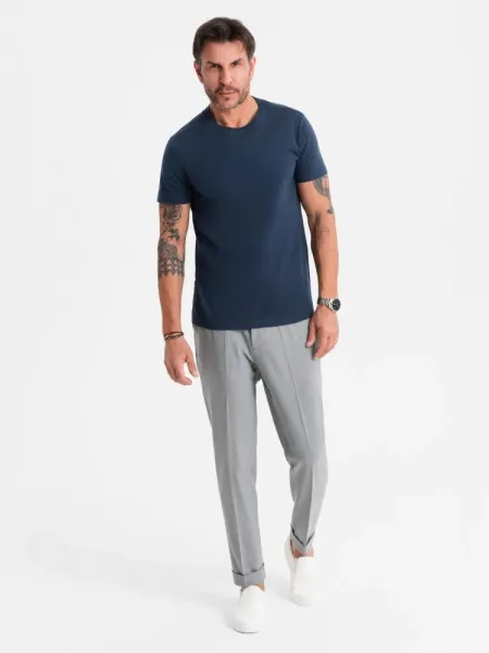 Klasické pánske tričko s krátkym rukávom tmavomodré
