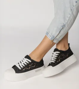 Gemre Čierne dámske tenisky sneakersy s ažúrovým vzorom Runna