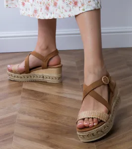 Gemre Hnedé sandále espadrilky na klinovom podpätku Sywiera