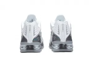 Nike Shox R4 Wmns "Iridescent" (IB7703-100)