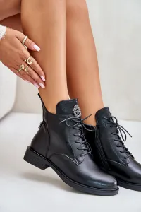 Insulated ankle boots with a flat heel with black Leonise decoration