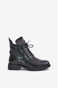 Insulated ankle boots with a flat heel with black Leonise decoration