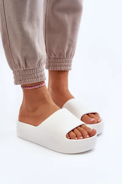 Dámske šľapky Kesi
