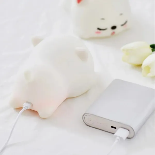 TZB Dětská stolní LED lampa Kitty bílá
