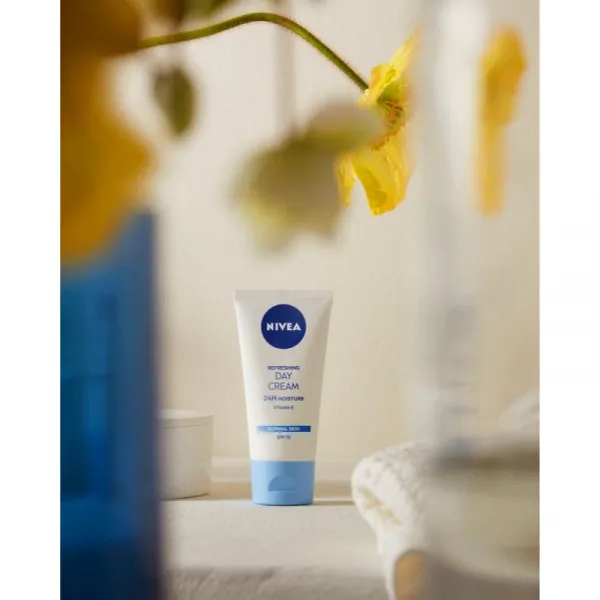 NIVEA Refreshing hydratačný denný krém SPF 15 50 ml