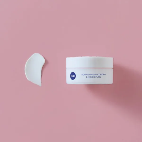 NIVEA Nourishing výživný denný krém SPF 30 50 ml