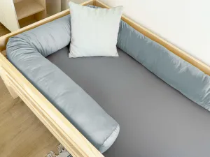 Zamatový mantinel do detskej postele v tvare valca Zvoľte farbu: Biela, Zvoľte dĺžku: 450 cm
