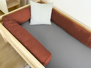Zamatový mantinel do detskej postele v tvare valca Zvoľte farbu: Biela, Zvoľte dĺžku: 450 cm