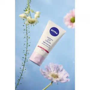 NIVEA Nourishing výživný denný krém pre suchú pleť SPF 15 50 ml
