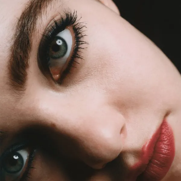 MÁDARA The Eye Pencil ceruzka na oči odtieň #1 Black 1 g
