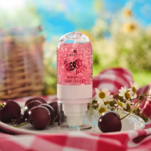 essence SO CHERRY happy podkladová báza 01 In My Cherry Era 35 ml