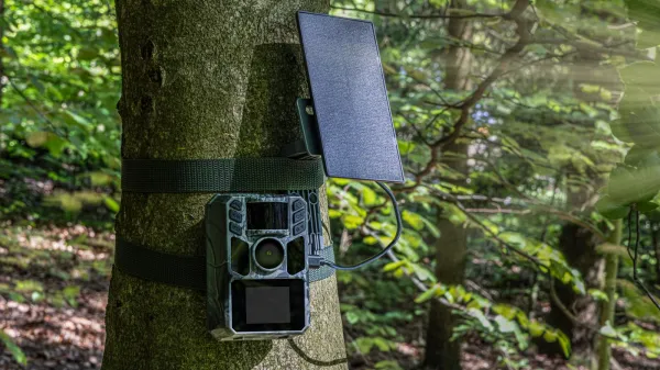 EVOLVEO StrongVision Solar A, fotopast se solárním panelem