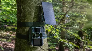 EVOLVEO StrongVision Solar A, fotopast se solárním panelem