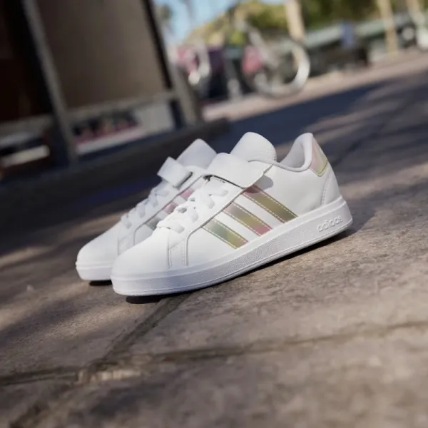 Dievčenská rekreačná obuv ADIDAS Grand Court 2.0 K cloud white iridescent cloud white