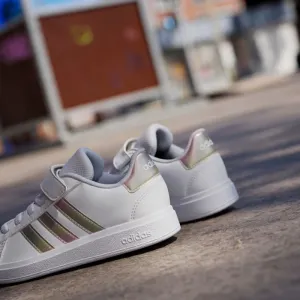 Dievčenská rekreačná obuv ADIDAS Grand Court 2.0 K cloud white iridescent cloud white