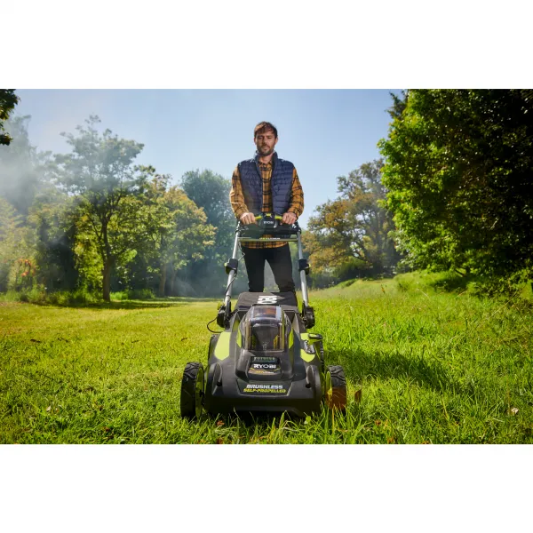 AKU kosačka na trávu RYOBI RY36LMX51A-160 s pojazdom RY5133004589