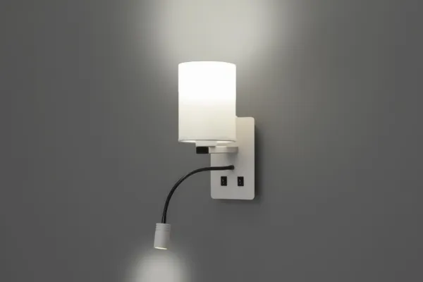 Biela hotelová nástenná lampa s LED lampou na čítanie Magnum