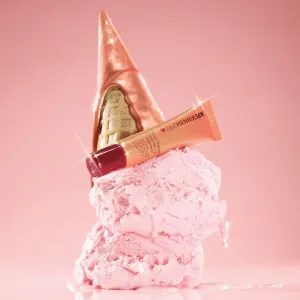 OLEHENRIKSEN Pout Preserve Peptide Lip Treatment hydratačný lesk na pery odtieň Strawberry Sorbet Glimmer 12 ml
