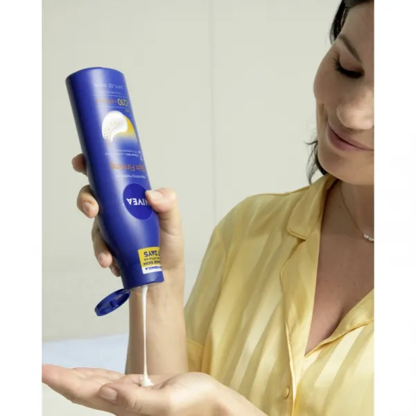 NIVEA Q10 Firming spevňujúce telové mlieko pre suchú pokožku 400 ml