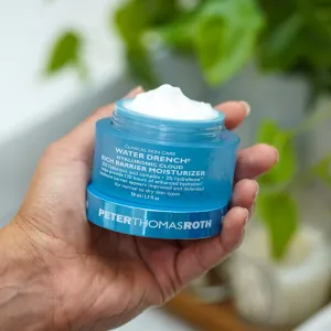 Peter Thomas Roth Water Drench Hyaluronic Cloud Rich Barrier Moisturizer bohatý hydratačný krém pre obnovu kožnej bariéry 50 ml