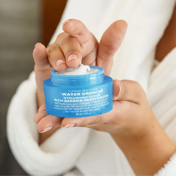 Peter Thomas Roth Water Drench Hyaluronic Cloud Rich Barrier Moisturizer bohatý hydratačný krém pre obnovu kožnej bariéry 50 ml