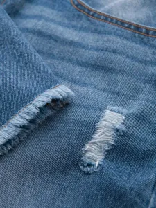 Trendy rifľové kraťasy s odreninami- modré- muži