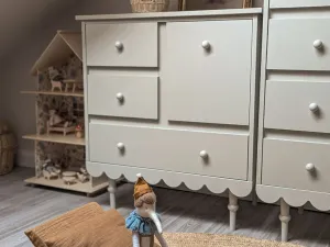 Nízka úložná komoda do detskej izby BABUSHKA olivová