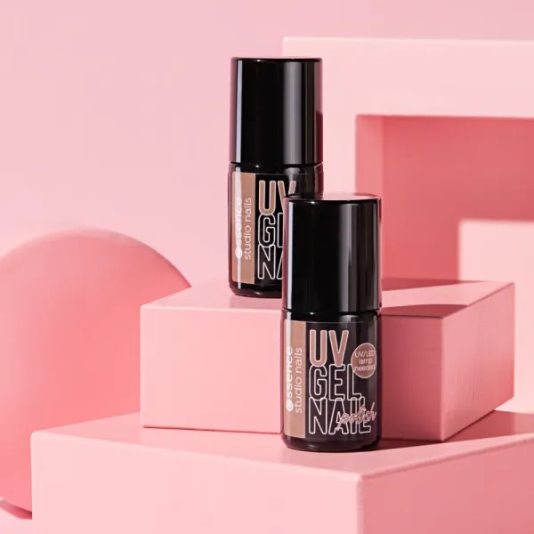 essence studio nails UV GEL NAIL gélový lak na nechty s použitím UV/LED lampy odtieň 109 love it a latte 5 ml