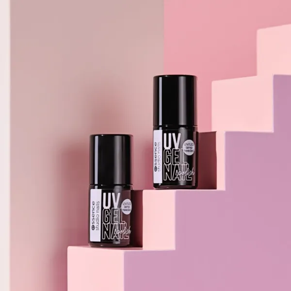 essence studio nails UV GEL NAIL gélový lak na nechty s použitím UV/LED lampy odtieň 101 Riding Unicorns 5 ml