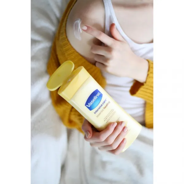 Vaseline Essential Healing hydratačné telové mlieko 400 ml