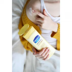 Vaseline Essential Healing hydratačné telové mlieko 400 ml
