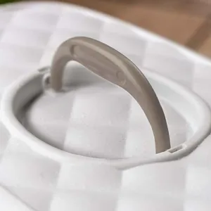 STEFANPLAST Chic Outdoor 56x54,5x39cm vonkajšia krytá mačacia toaleta s malou strechou na odtok vody biela/svetlo hnedá