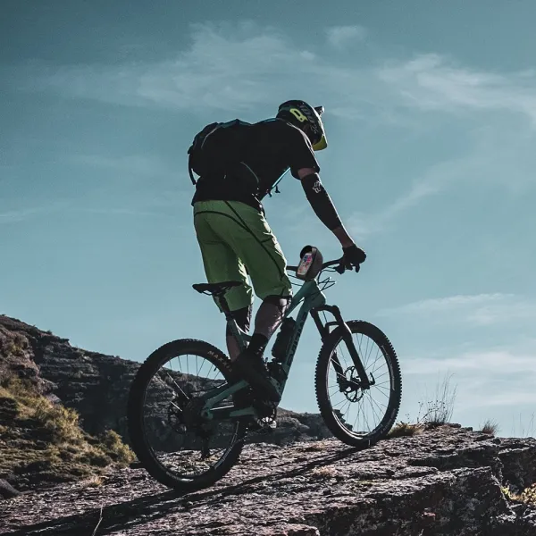 MG Bicycle Front cyklistická taška s puzdrom na mobil 1L, čierna (WBB16BK)