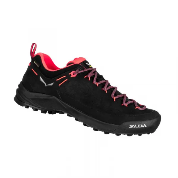 Dámska nízka turistická celokožená obuv SALEWA Wildfire Leather GTX W black fluo coral