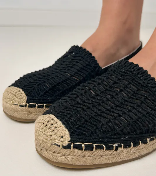 marka niezdefiniowana Čierne ažúrové espadrilky na platforme Plevis