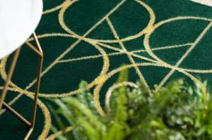 Koberec EMERALD exkluzívny 1010 glamour, styl kruhy fľaľkovo zelený / zlatý