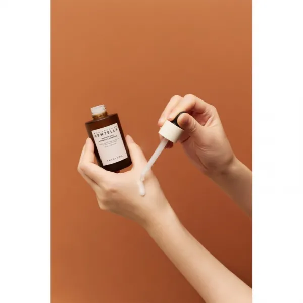 SKIN1004 Madagascar Centella Probio-Cica Intensive Ampoule upokojujúce sérum pre obnovu kožnej bariéry 50 ml