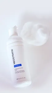 NeoStrata Resurface Glycolic Mousse Cleanser čistiaca a odličovacia pena 125 ml