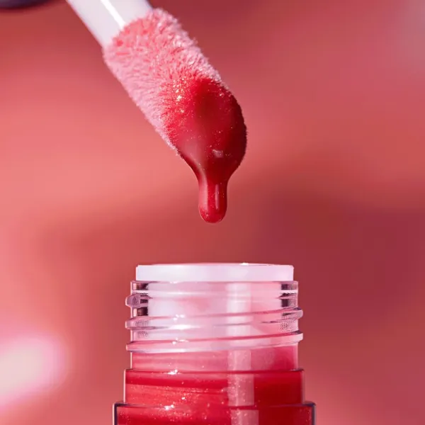 Catrice ETERNAL RED olej na pery so zväčšujúcim efektom odtieň C02 Ruby Radiance 3.6 ml