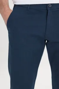 Pánske námornícke modré plátené slim fit nohavice AC&Co / Altınyıldız Classics s bočnými vreckami a pružným pásom.